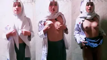 Bokep Jilbab Anak SMP Kirim Foto Syur poster
